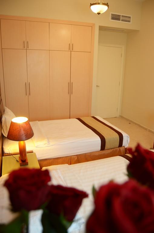 שארג'ה Arcadia Hotel Suites מראה חיצוני תמונה