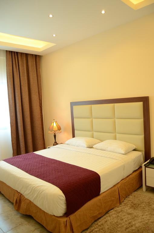שארג'ה Arcadia Hotel Suites מראה חיצוני תמונה