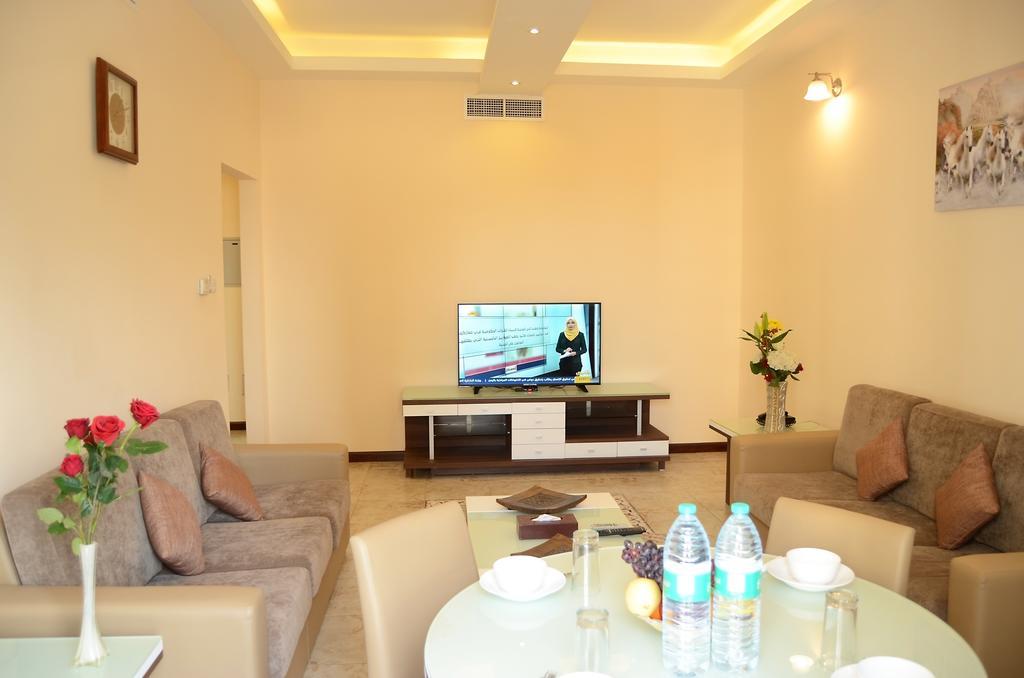שארג'ה Arcadia Hotel Suites מראה חיצוני תמונה
