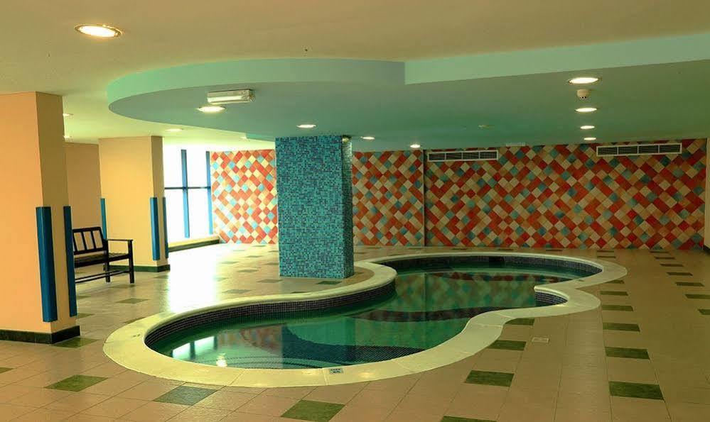 שארג'ה Arcadia Hotel Suites מראה חיצוני תמונה